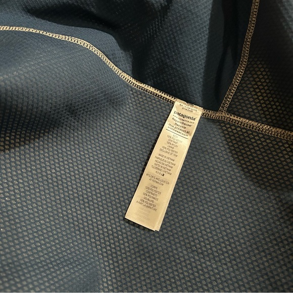 Men’s Classic Retro-X Patagonia Tan Fleece Jacket with Red Accents - Picture 9 of 11